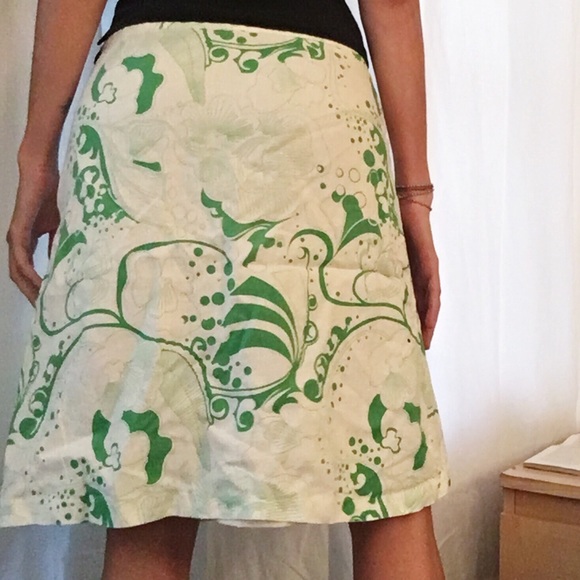 Green + White Patterned Skirt - Picture 2 of 4